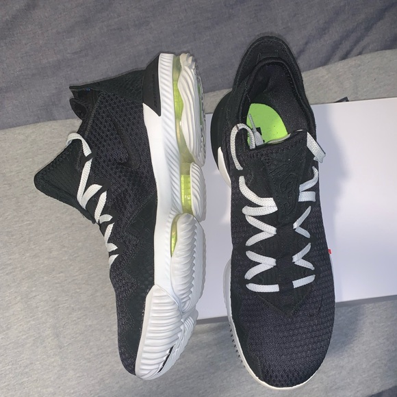 nike lebron xvi low black